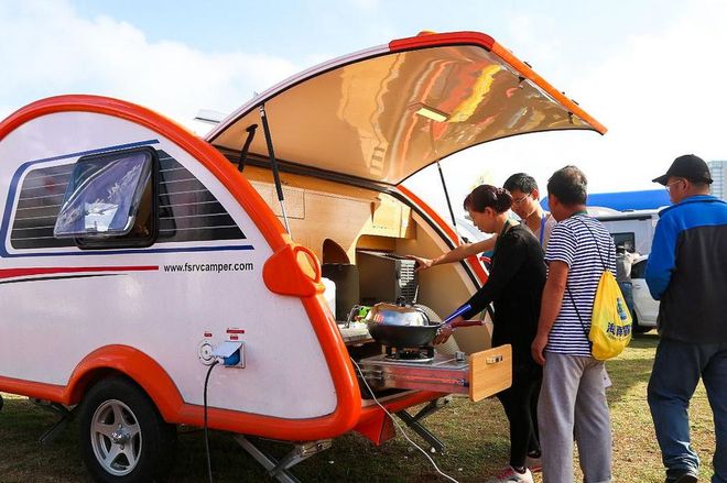 用“移动成本”置换“固定支出”！电子pg游戏房车卖爆了：年轻人(图7)